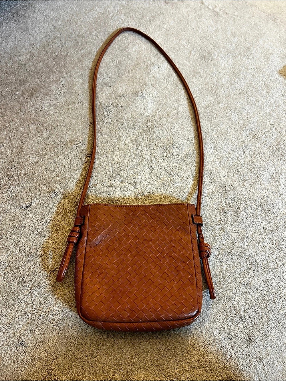 Universal Thread Woven Shoulder Bag in Brown